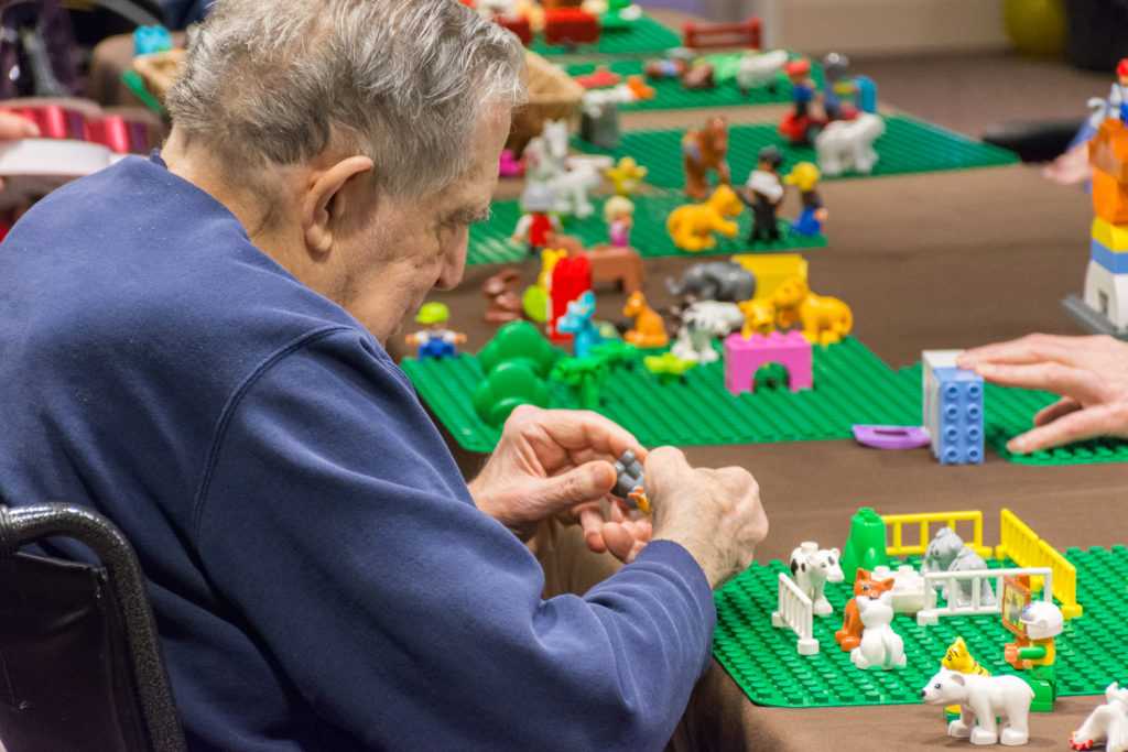 5 Tips to Encourage Wonder in Those Living with Alzheimer’s and Dementia